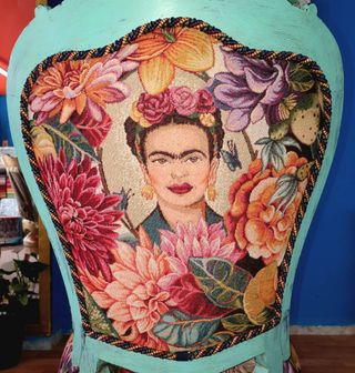 Silla Isabelina vintage restaurada