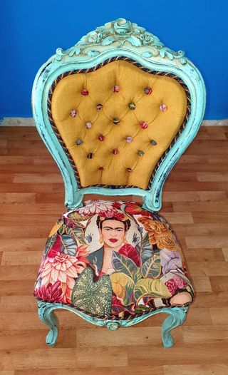 Silla Isabelina vintage restaurada