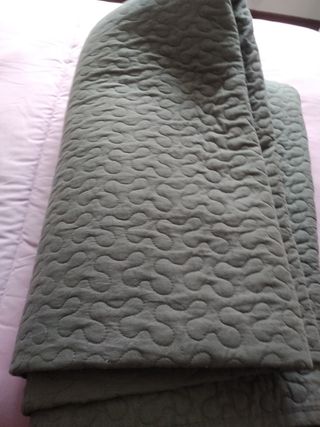 Colcha cama gris algodón 150.Alina de Ikea.