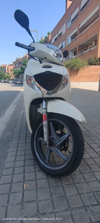 HONDA SH 125 blanca. Buen estado