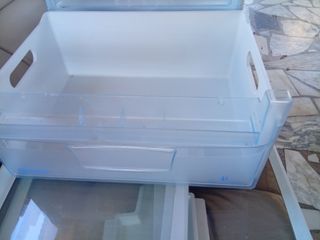 Estantes nevera cristal y cajones