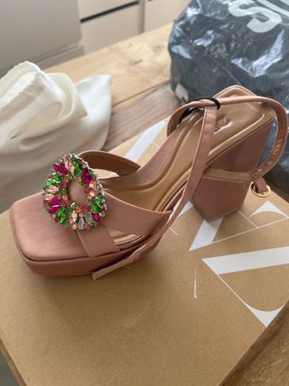 Sandalias Zara plataforma rosa - 44