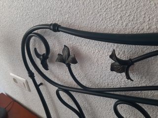 Cabecero forja negro verdoso con dorado matrimonio