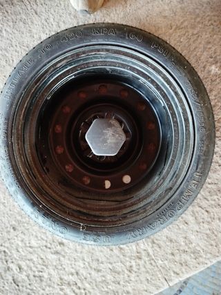 Neumático T135 70 d 16 nuevo