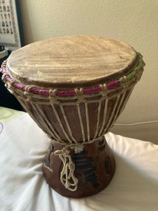 Djembé africano artesanal