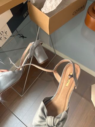 Sandalias Corina grises - Tacón bajo