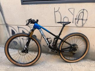 Bicicleta Berria Mako - MTB carbono