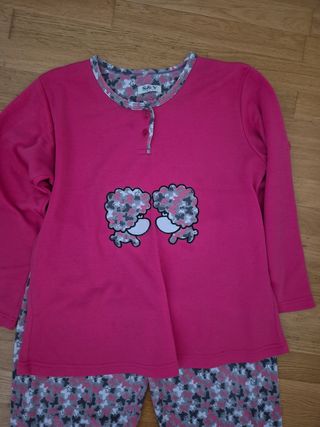 2 Pijamas Mujer. T-L. Regalo bata