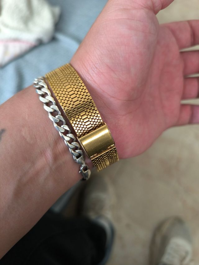 Reloj Sekonda cuarzo dorado