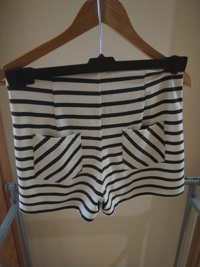 Shorts marineros blanco y negro