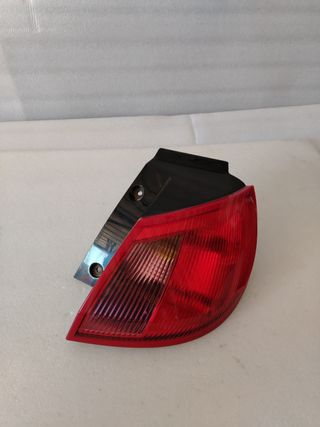 PILOTO TRASERO Derecho MITSUBISHI COLT