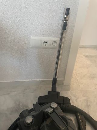 Aspirador Amazon Basics 1.5L