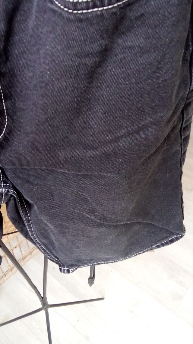 Calções Tiffosi pretos c/ pespontos brancos