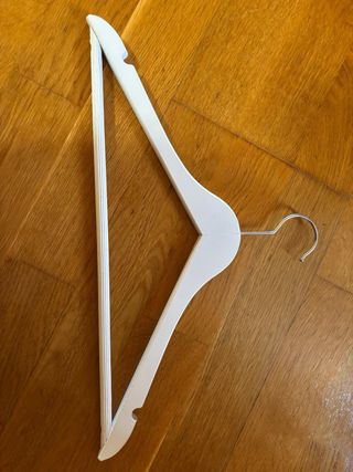 Perchas Madera Blancas