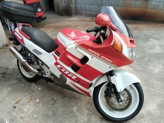Honda CBR 1000F Super Sport