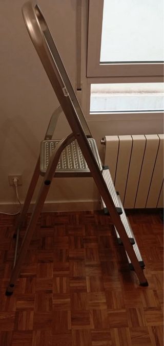 Escalera metálica plegable 3 peldaños