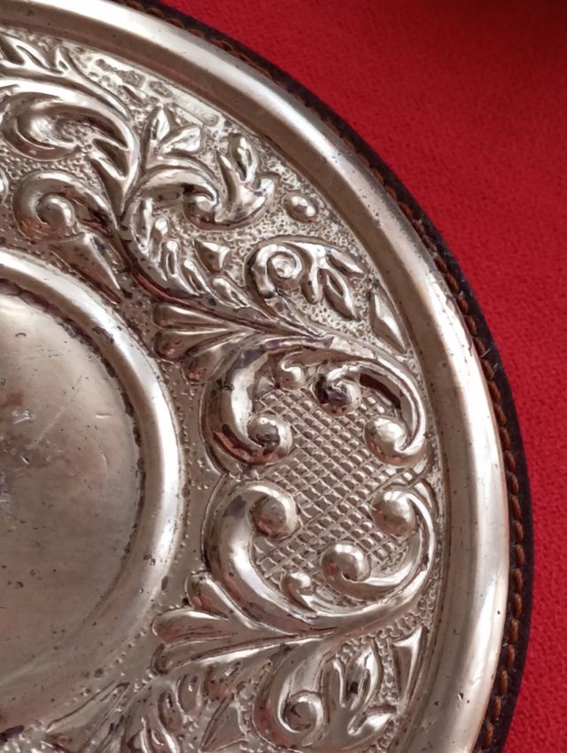 Cofre circular plata de ley, piel