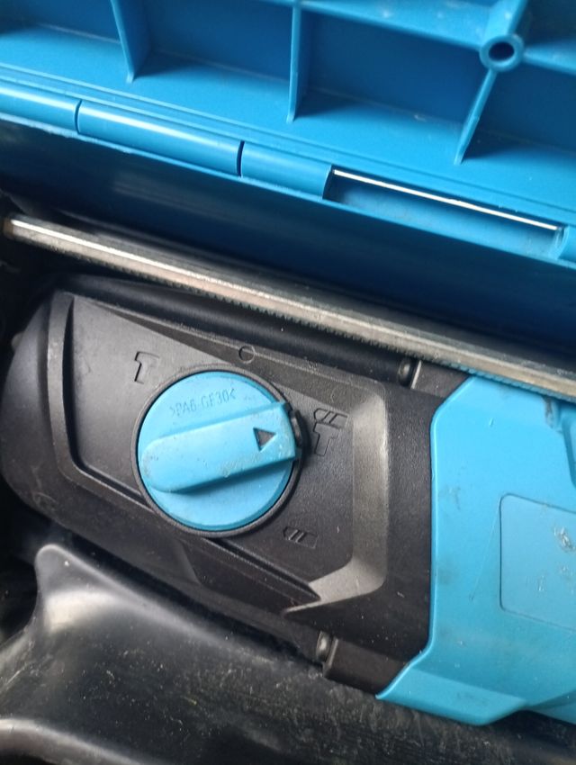 Taladro percutor Conel 850W