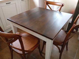 Mesa cocina madera blanca y marrón