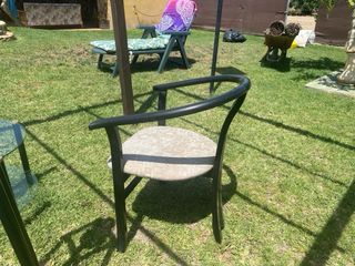 Conjunto jardín clásico: 2 sillas + mesa +Pedestal