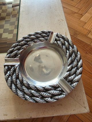 Cenicero metálico estilo marinero