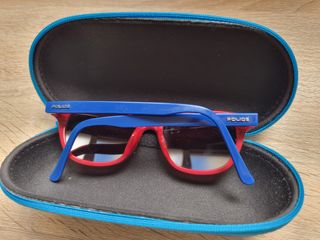 Gafas Police niño-a, azul y rojo.