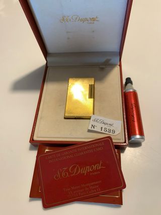 Mechero Dupont chapado en oro.