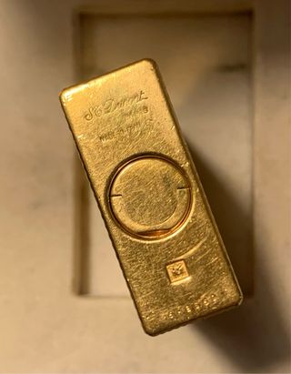 Mechero Dupont chapado en oro.