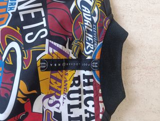 Chaqueta bomber NBA FootLooker multicolor.