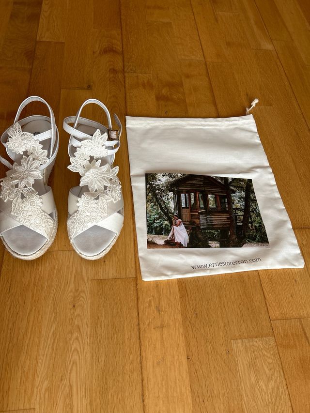 Sandalias blancas mujer cuña