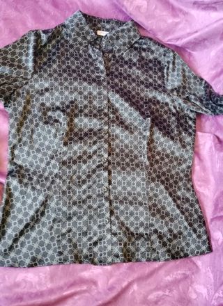 BLUSA NEGRA ESTAMPADA T48