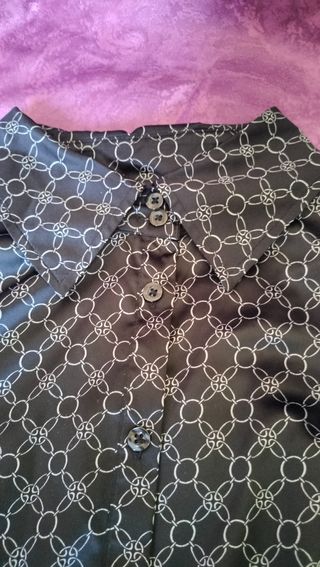 BLUSA NEGRA ESTAMPADA T48