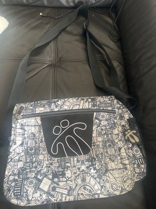 Bolso bandolera blanco y negro