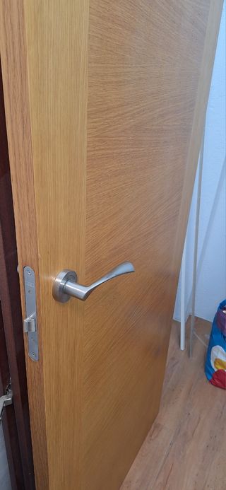 Puerta interior madera maciza