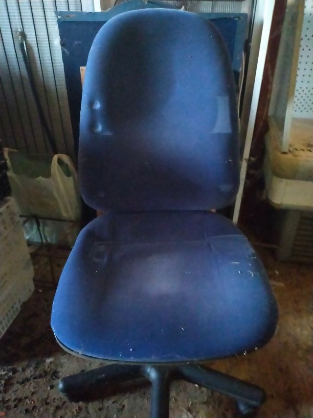 Cama madera 1,05m y 4 sillas Vintage 