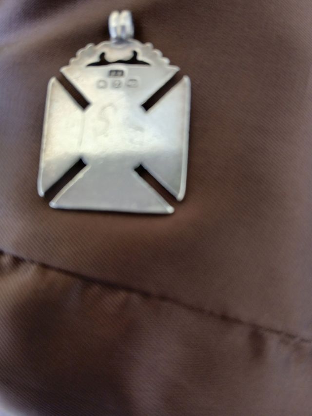 Croce molto antica con iniziali