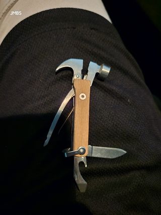 Multiherramienta compacta