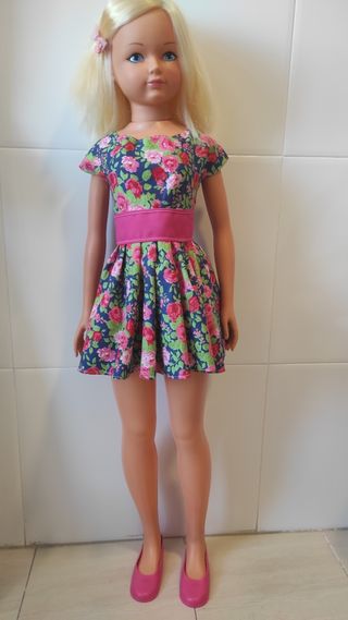 Muñeca María 105cm + Vestido extra en buen estado.