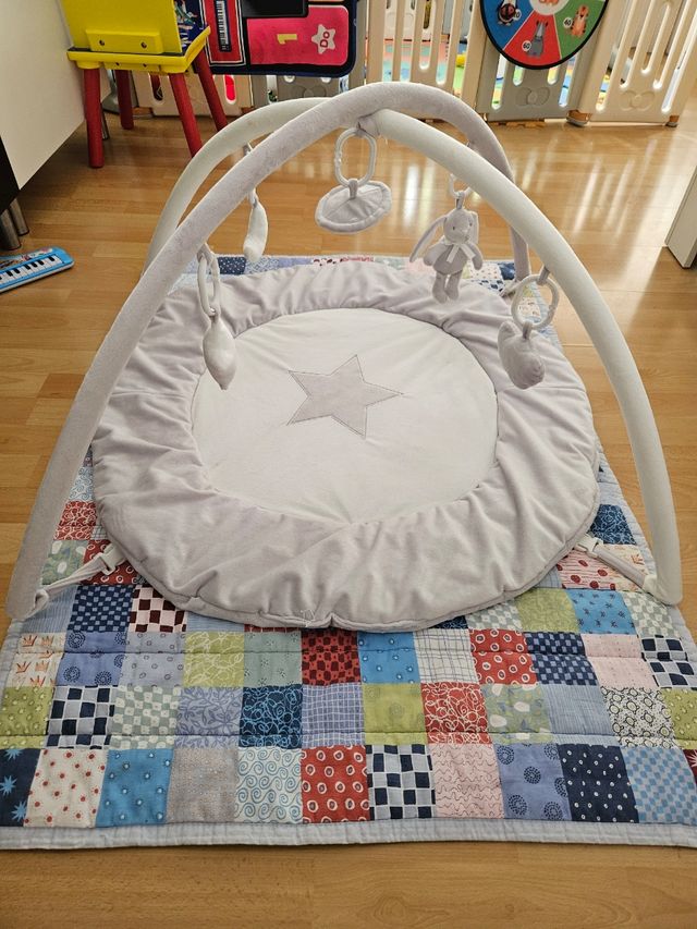 Parque de juegos para bebé.