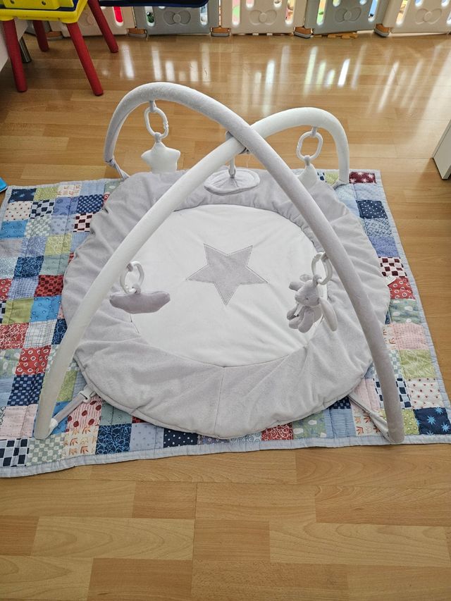 Parque de juegos para bebé.