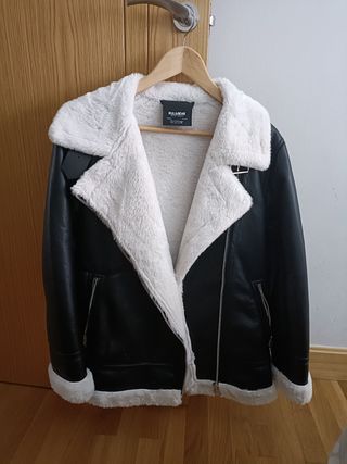 Abrigo Pull&Bear con borreguillo