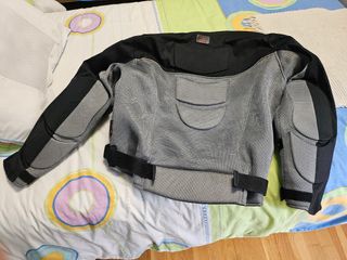Bajafa de precio....Chaqueta con protecciones a es