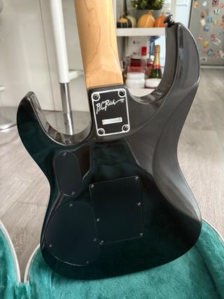 Guitarra BC Rich Gunslinger cambio por bajo