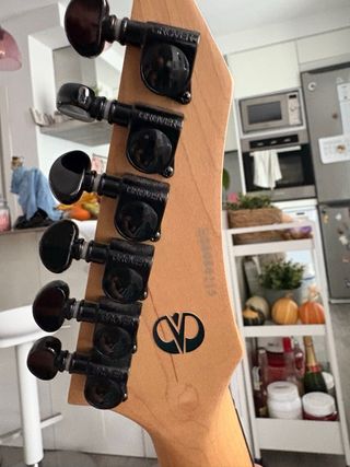 Guitarra BC Rich Gunslinger cambio por bajo