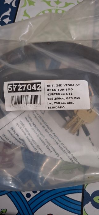 CLM Antirrobo Manillar Vespa GTS 125-300cc