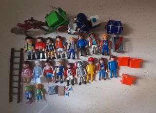 Lote Playmobil: 26 figuras + accesorios