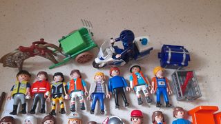 Lote Playmobil: 26 figuras + accesorios