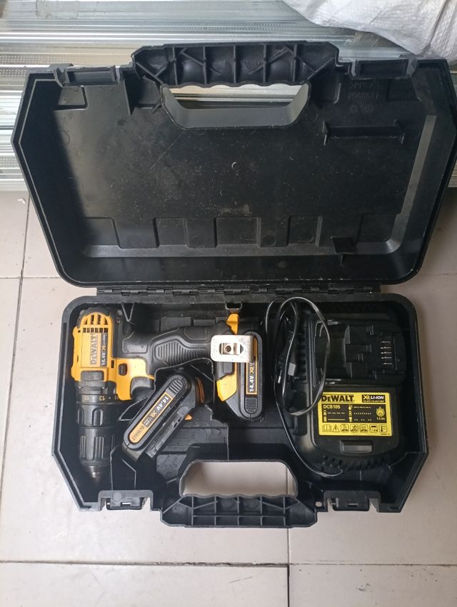 Atornillador DeWalt DCD 730