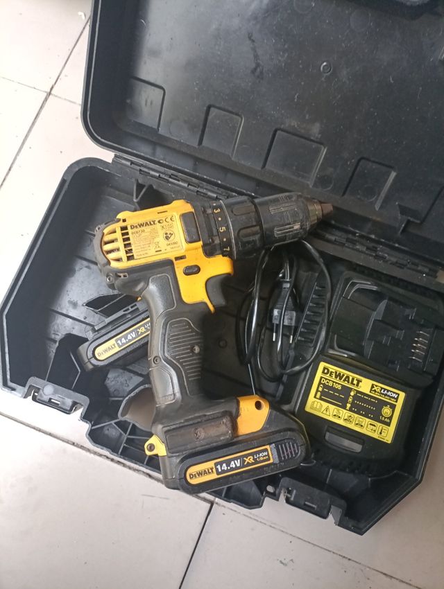 Atornillador DeWalt DCD 730