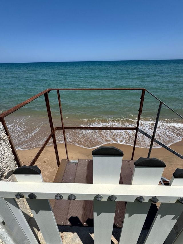 Vivienda unifamiliar en 1ª línea de playa